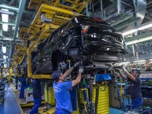 Almussafes consigue los nuevos veh&iacute;culos el&eacute;ctricos de Ford