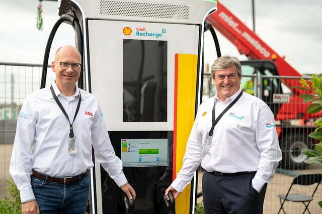 Shell y ABB presentan el cargador para coches eléctricos más rápido del mundo.
